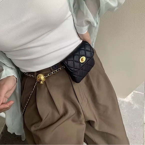 Black Quilted Crossbody Bag - Picture 3 of 6